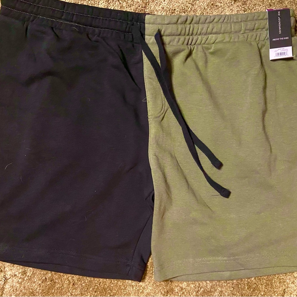Shorts, Mens 2XL (44-46) Black/Dark Green, No Boundaries, New with Tags​